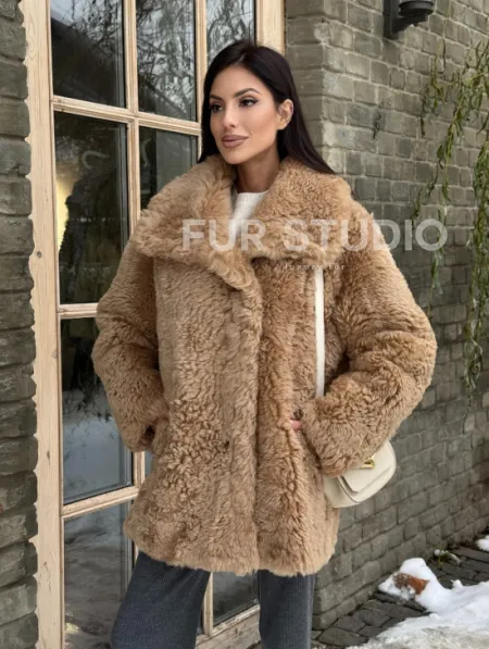 Шуба - дубленка из овчины в бежевом цвете - фото 10