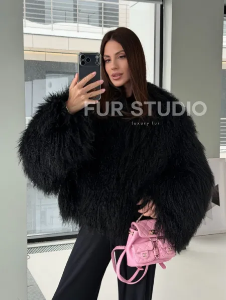 Полушубок черный из ламы - фото 16