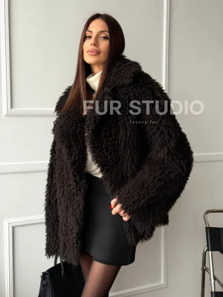 Коричневая дубленка из меха Тиградо - фото 11
