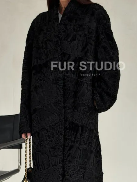 Черная шуба из каракуля - фото 1