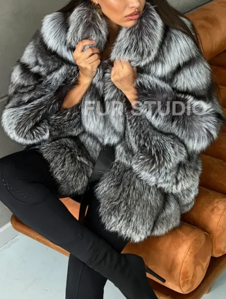 Шуба из чернобурой лисы 