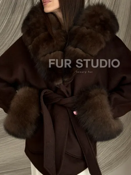 Пальто с мехом песца под соболь - фото 2