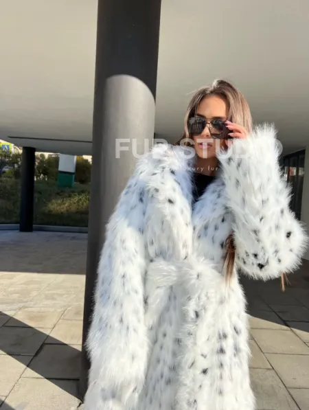 Удлиненная шуба из экомеха под рысь - фото 3