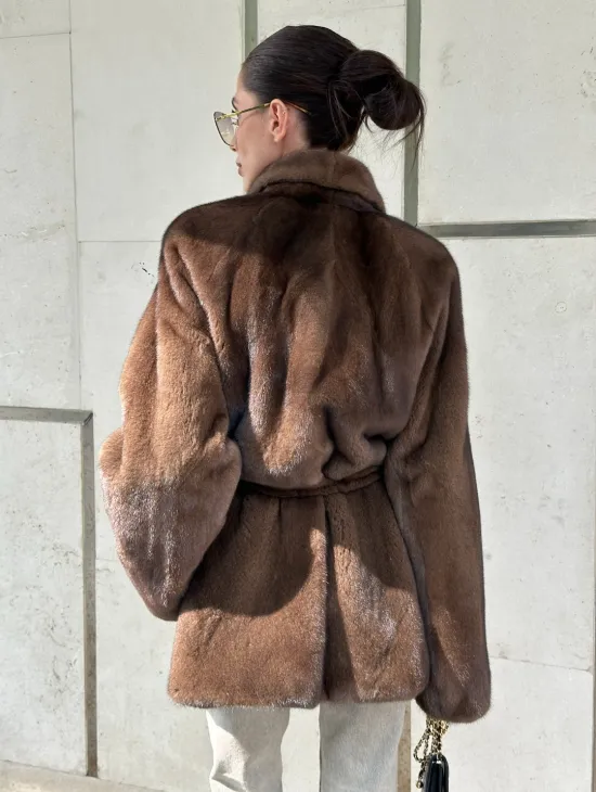 Шуба из меха Saga Furs в винтажном стиле средней длины - фото 3