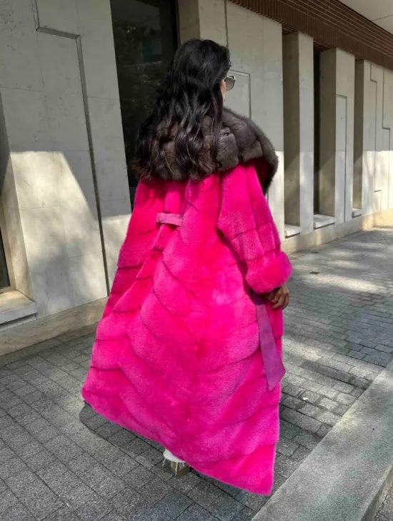 Шуба норковая с капюшоном из меха куницы - цвет фуксия - фото 10