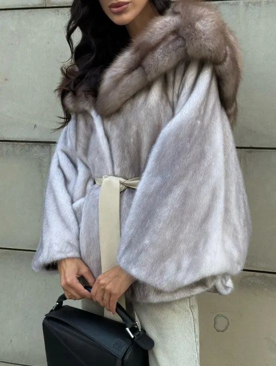 Шуба летучая мышь из меха норки с капюшоном куницы в технологии роспуск - фото 5