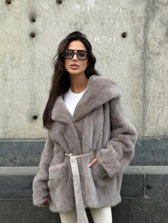 Шуба Oversize из меха цельной норки с капюшоном - фото 5