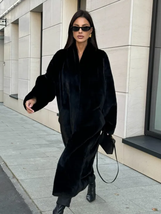 Меховое пальто из аукционного меха норки SAGA FURS, V-образный воротник - фото 3