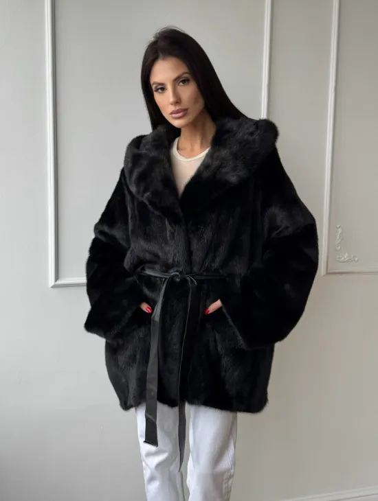 Летучая мышь шуба из черной норки с меховым капюшоном - оверсайз - фото 6