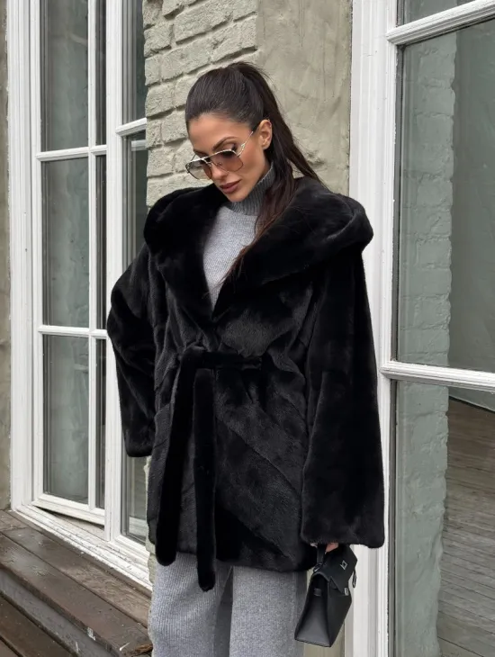 Шуба из канадской норки с капюшоном кобра, фасон летучая мышь - фото 7