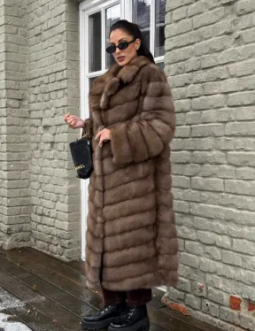 Длинная шуба из меха куницы - фото 10