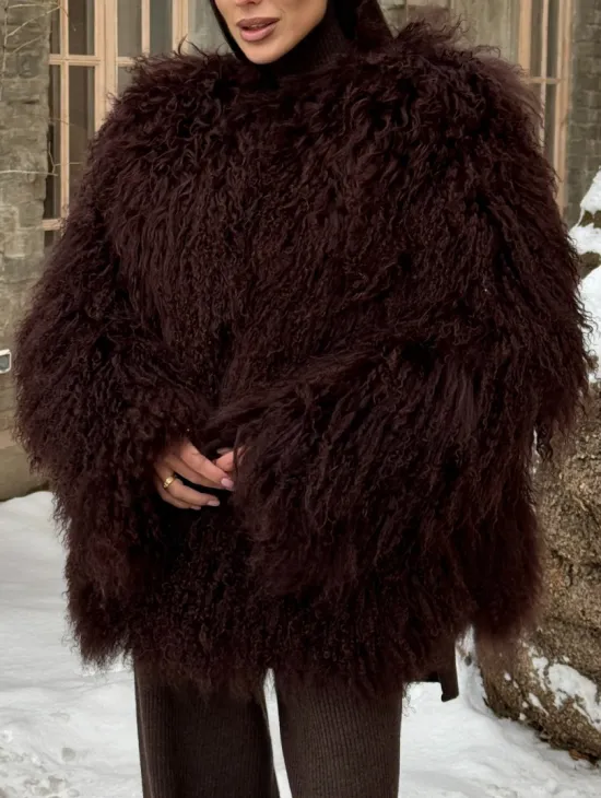 Шуба коричневая из меха ламы - фото 1