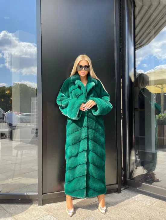 Элитная норковая шуба в цвете изумруд - фото 2