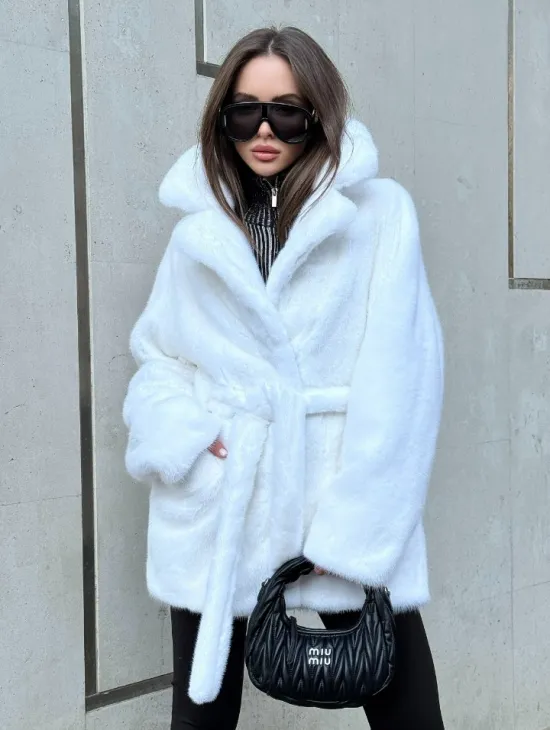 Белый норковый полушубок - кимоно с английским воротником - фото 0