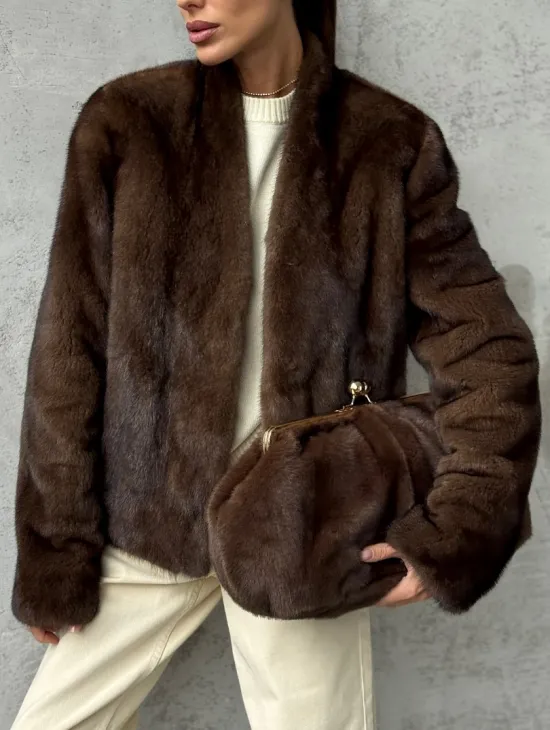 Меховой кроп - жакет из норки цвета соболь с V-образным воротником - фото 3