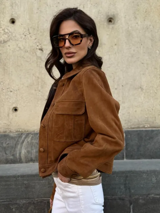 Прямой жакет из натуральной замши с накладными карманами - фото 2