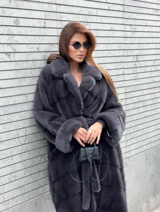 Удлиненная шуба из норки в цвете графит - фото 2