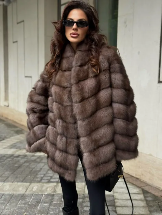 Женская шуба из меха куницы в цвете соболь - фото 8