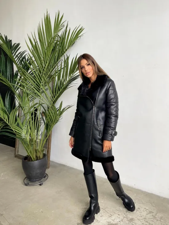 Удлиненная черная дубленка авиатор - фото 2