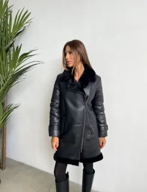 Удлиненная черная дубленка авиатор - фото 1