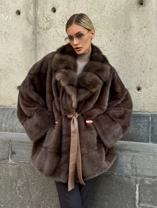 Полушубок норковый женский с воротником куница - фото 0