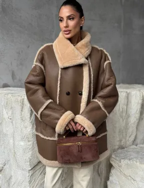 Коричневая женская дубленка - фото 0