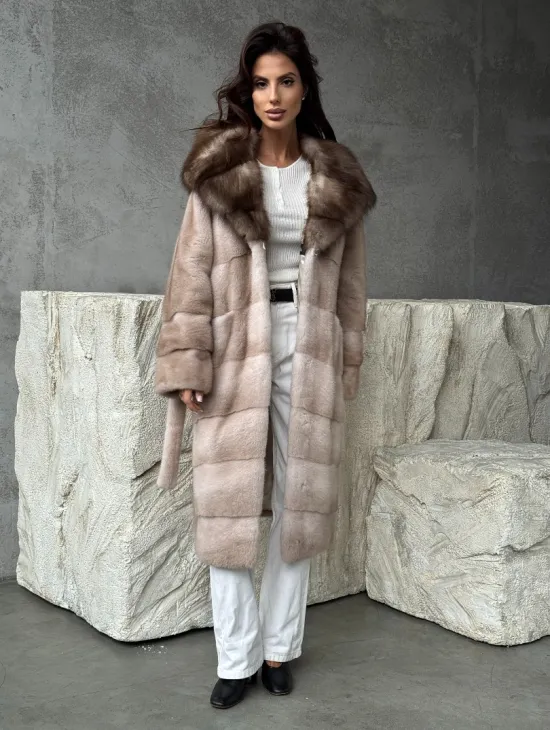 Норковая шуба с капюшоном из 
