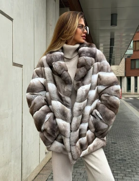 Шуба из меха шиншиллового кролика PREMIUM COLLECTION - фото 10