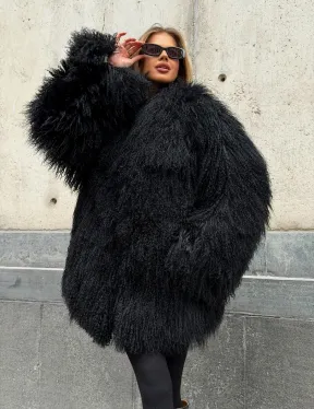 Черная шуба из ламы V-образный вырез - фото 7