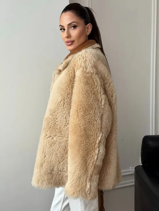 Двухсторонняя женская замшевая дубленка - фото 8