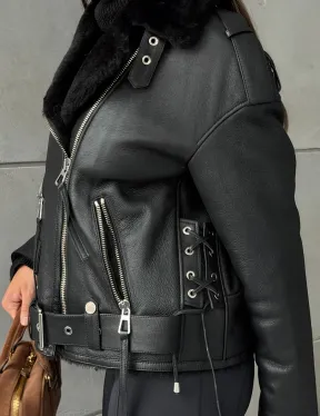 Черная короткая дубленка авиатор - фото 3