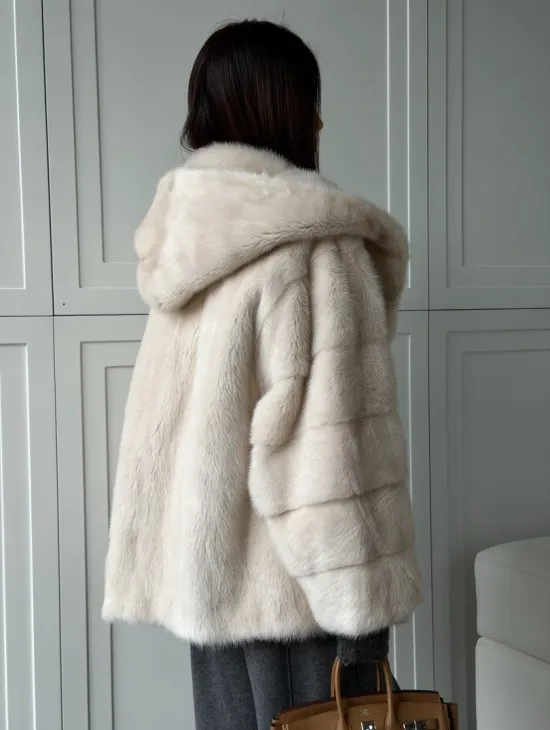 Норковый полушубок с капюшоном кобра - фото 9