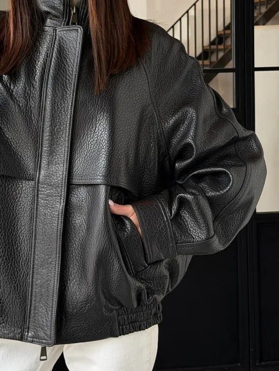 Черная весенняя куртка из кожи Joombo - фото 7