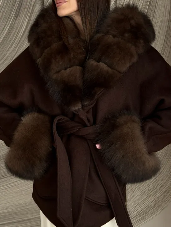 Пальто с мехом песца под соболь - фото 2
