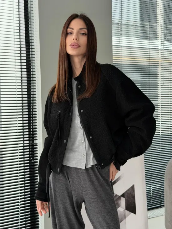 Черный замшевый кроп - бомбер - фото 9