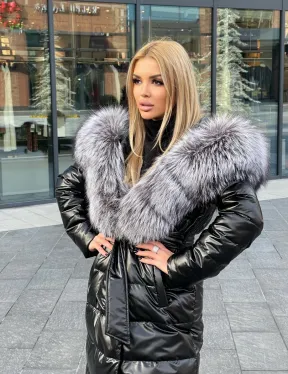 Чёрное пуховое пальто с меховым капюшоном - фото 5