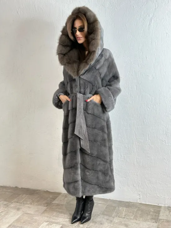 Удлиненная норковая шуба с капюшоном из куницы - цвет графит грей - фото 0