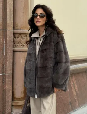 Бомбер из меха норки с капюшоном - цвет мокко - фото 4