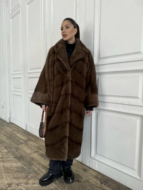 Шуба свободного силуэта из меха норки, английский воротник - цвет орех - фото 4